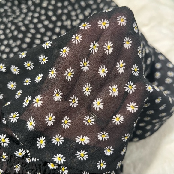 EUC $62 Sanctuary Large Surplice Daisy Print Sheer Sleeve Spring Lightweight Top - Picture 12 of 13